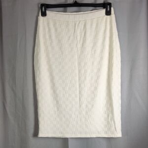 Classic White Pencil Skirt - Elegant Textured Design